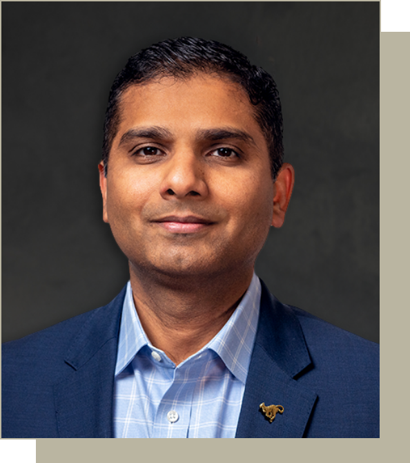 Headshot picture of Karthik Kesavan