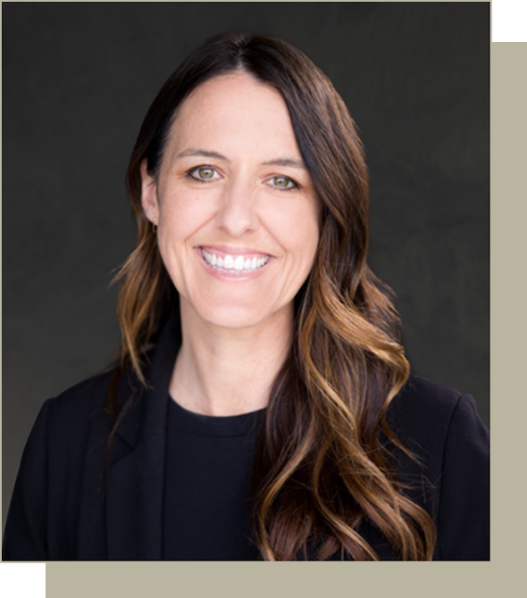 Headshot picture of Katie Davis