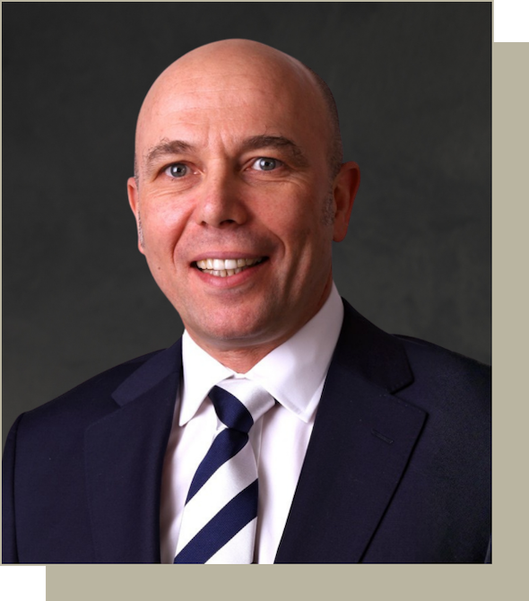 Headshot picture of Benjamin Auray